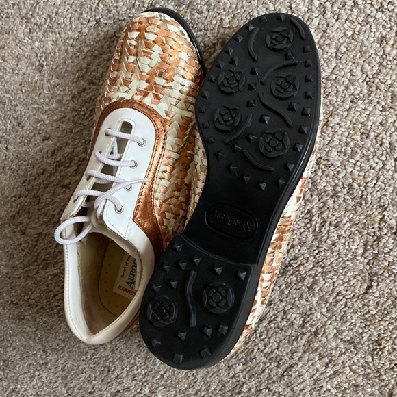 New, never worn Aerogreen Womens Golf shoes.  Size 8 - Picture 5 of 7